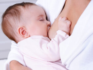 Dream feeds – when and how to feed your baby at night